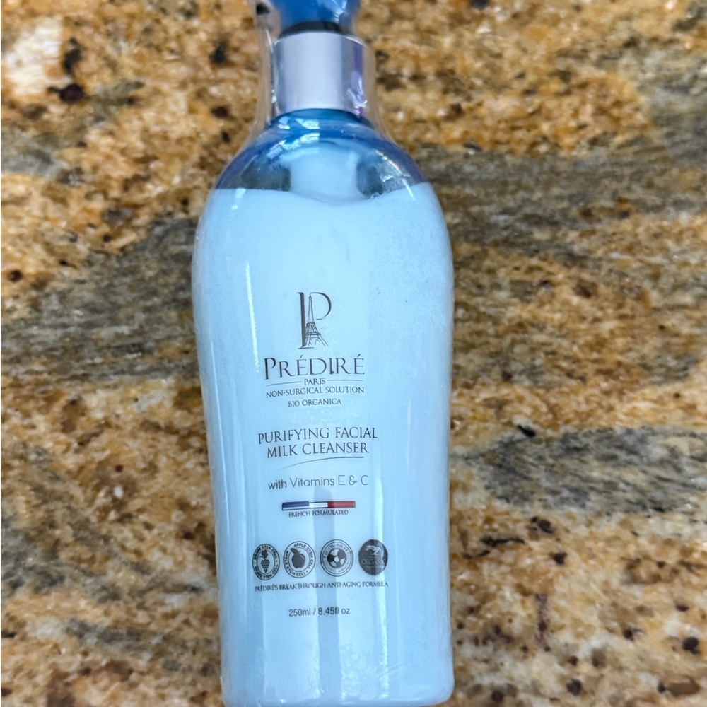 New & sealed Predire Paris Purifying Facial Milk Cleanser 250ml